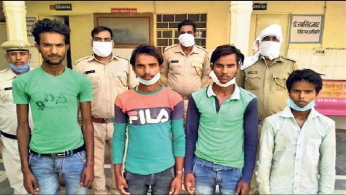 रिश्ते हुए शर्मसार/ भाई ने दोस्तों के साथ मिलकर 10 साल की बहन के साथ किया बलात्कार व हत्या